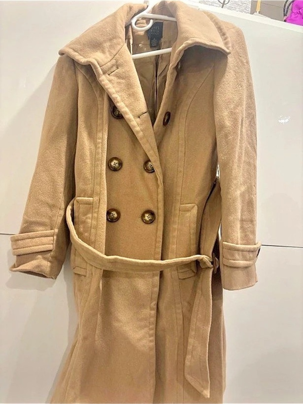 Women's Trench Coat in Brown Like New
